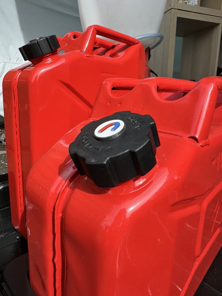 Jerricans à visser métalliques 10 L - 11