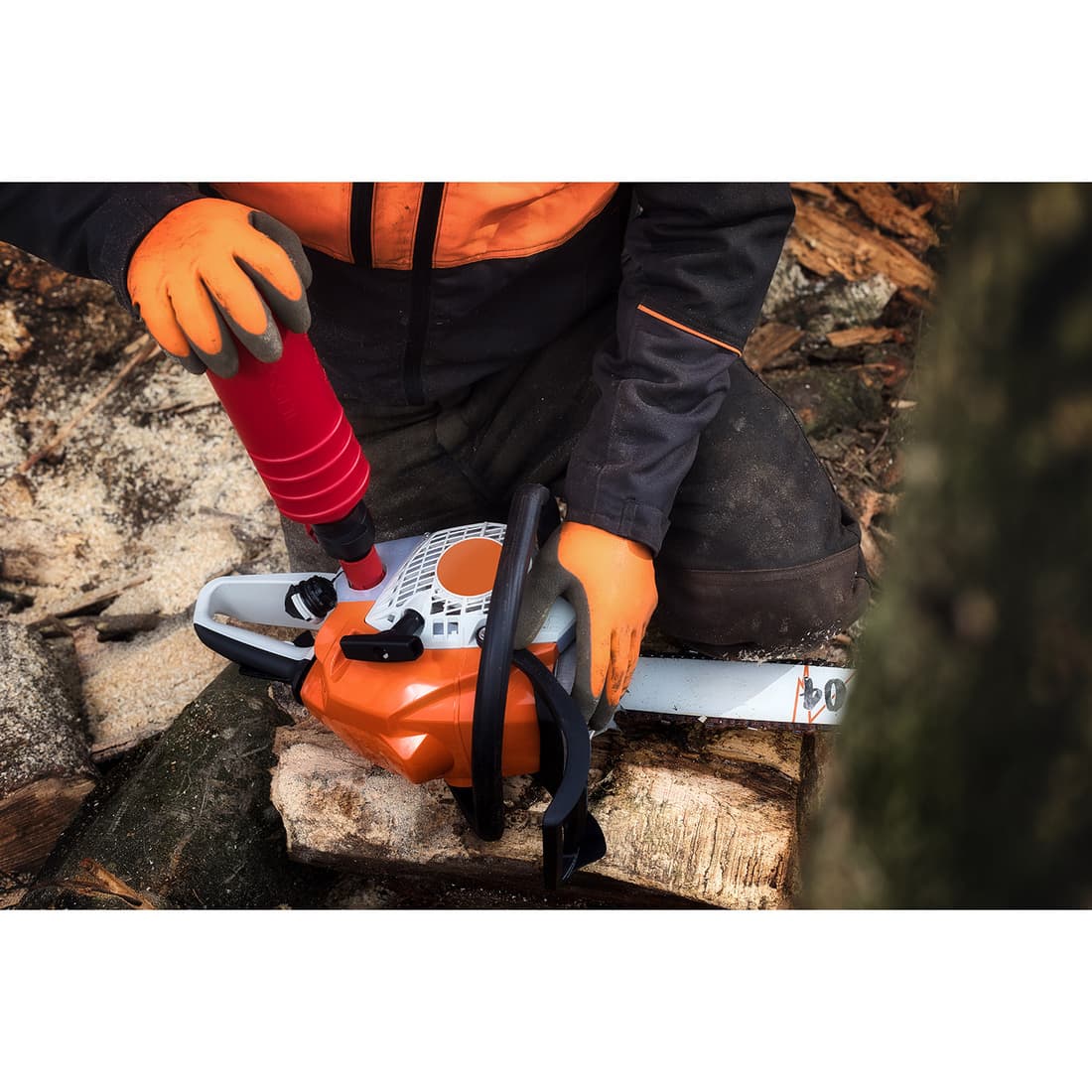 Jerrican plastique bouteille 1.5L pour tronçonneuses - 1